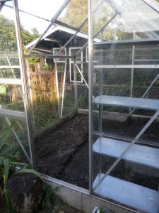 Kas winterklaar maken. Moestuin. Allotment.