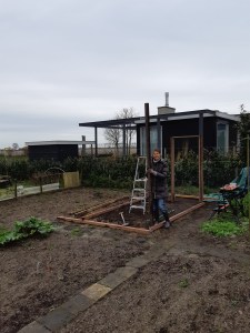 DIY: zelf een tuinkas of serre bouwen