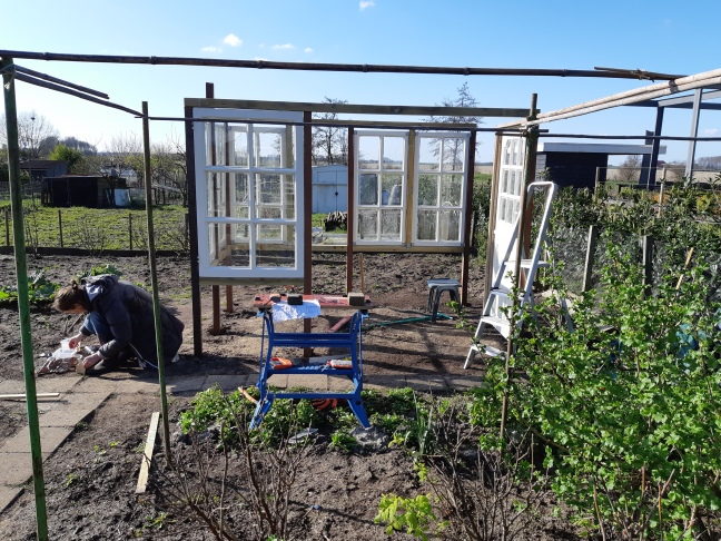 DIY: zelf een tuinkas of serre bouwen